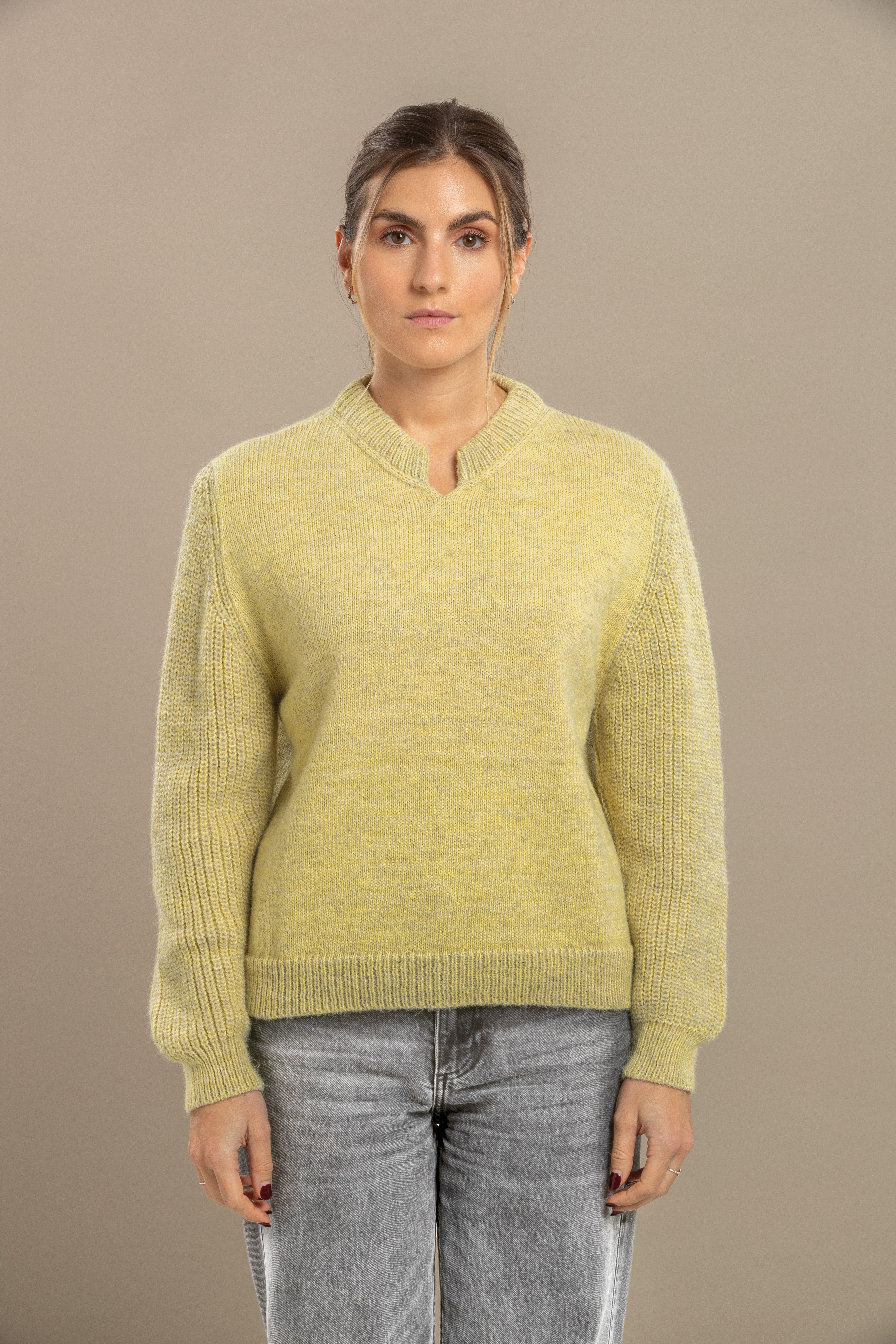 AMARYLLIS Pichinku V- sweater