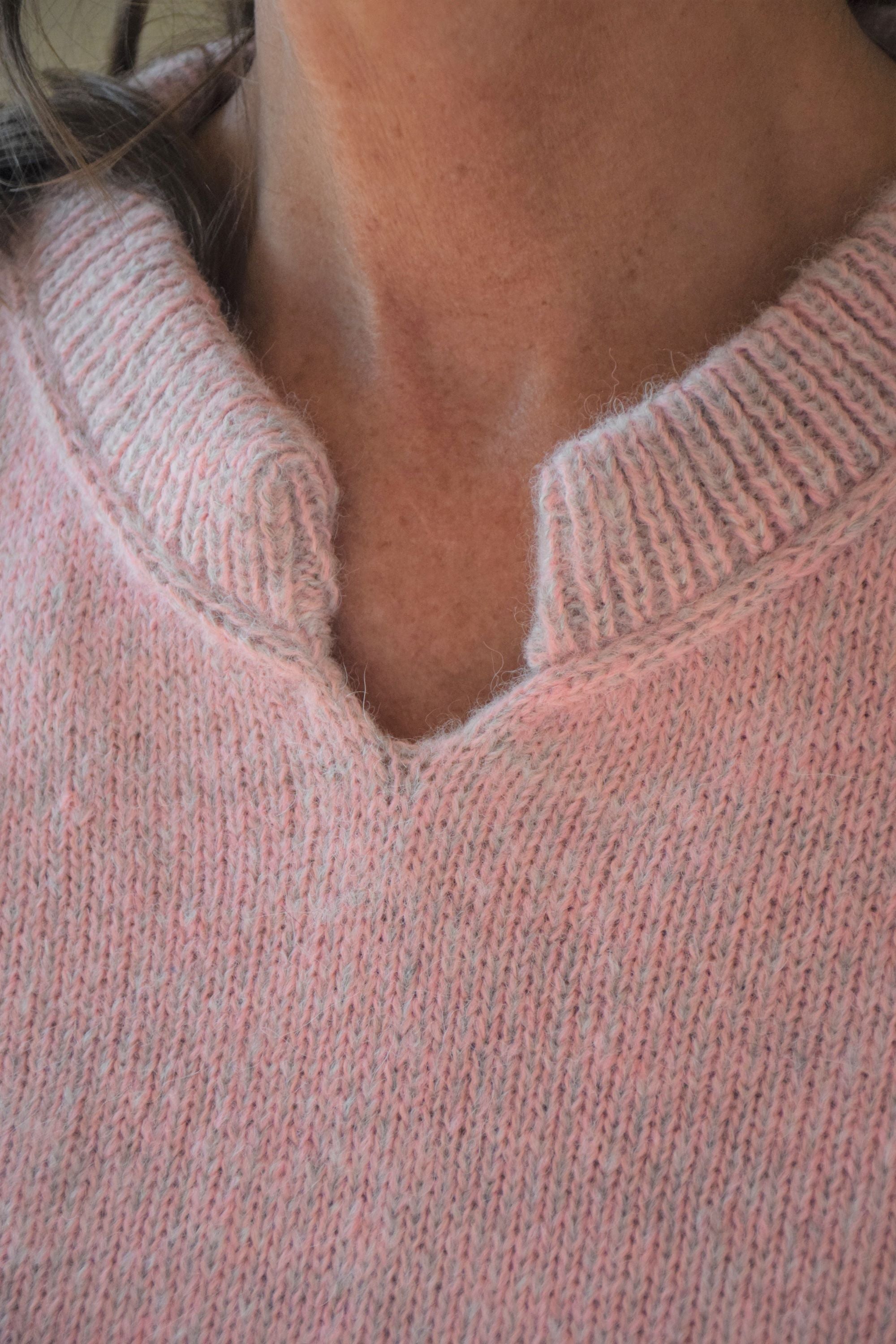 AMARYLLIS Pichinku V- sweater