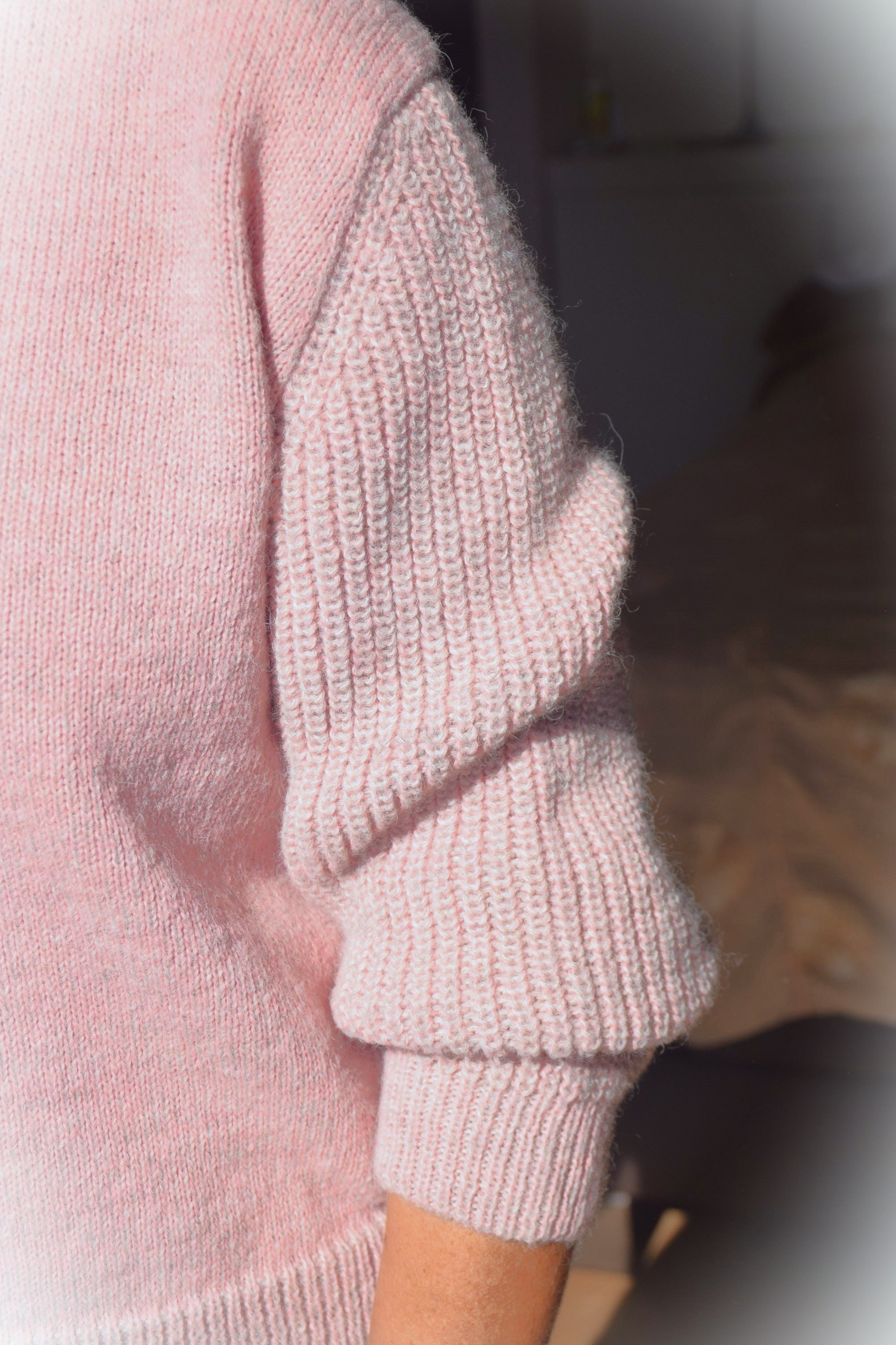 AMARYLLIS Pichinku V- sweater