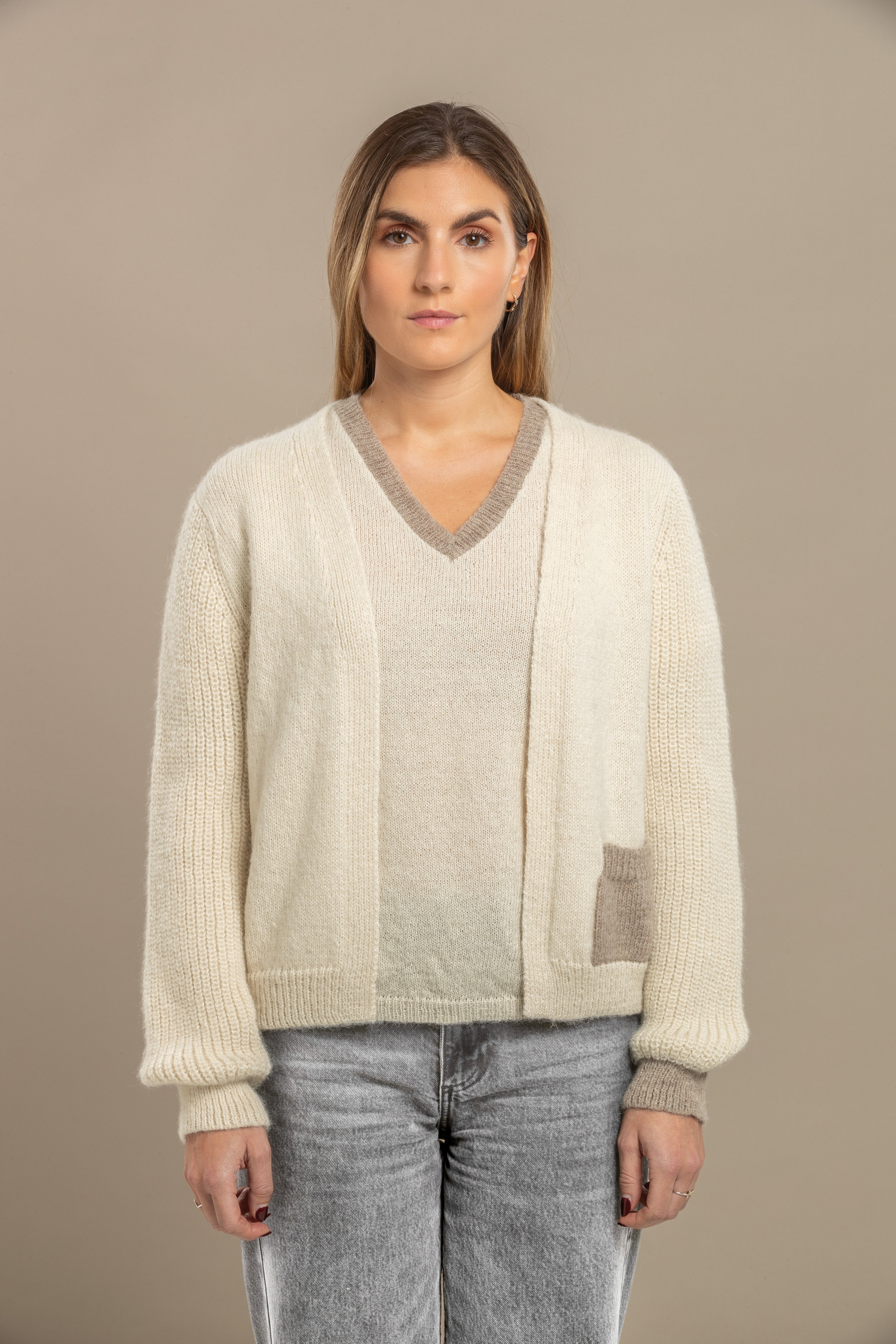 Rose T-shirt with V-neck