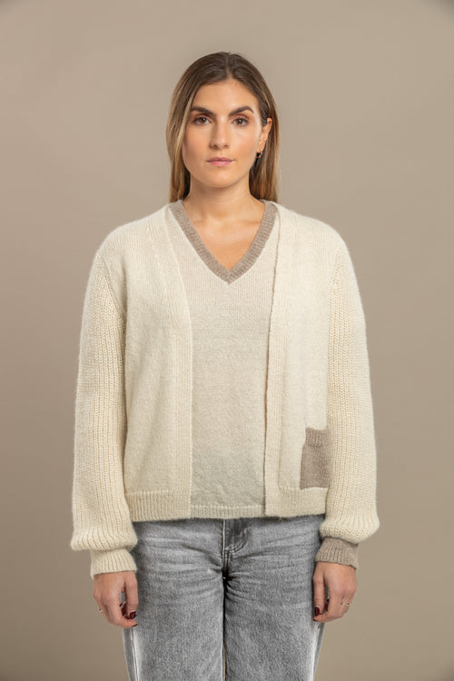 Rose alpaca T-shirt with V-neck